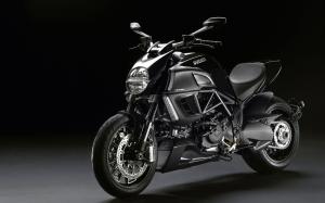 Ducati Diavel Dark
